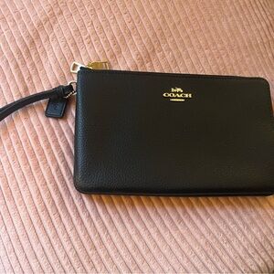 Coach Double Zip Pebbled Leather Black Wristlet with Gold Hardware